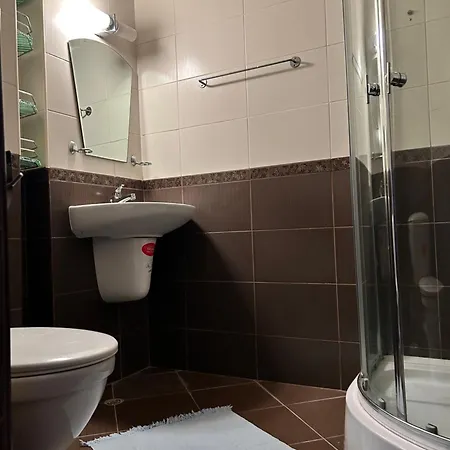 Апартамент в риф 2 *