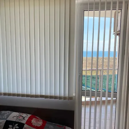 студио равда, първа линия- гледка море Apartament