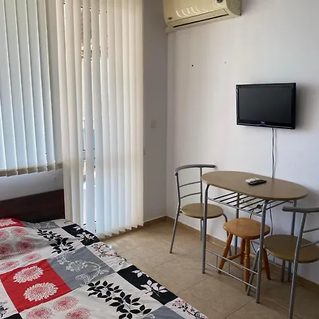 студио равда, първа линия- гледка море Apartment Ravda